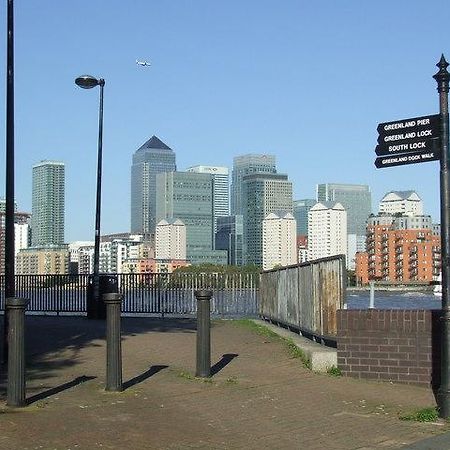 Surrey Quays Studio London Eksteriør billede